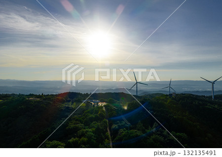 青山高原の風車（ドローンによる空撮） 132135491