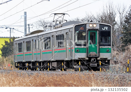 東北本線　日和田－五百川　JR東日本　701系　F2-19編成（仙台） 132135502