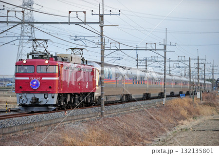 東北本線　東鷲宮ー栗橋　JR東日本　EF81-80（田端）＋E26系（尾久）　カシオペア 132135801