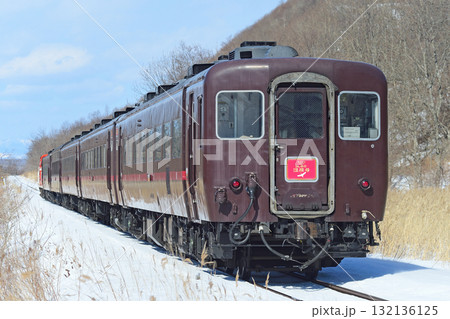 釧網本線　釧路湿原－遠浅　JR北海道　DE10-1690（釧路）　DL冬の湿原号 132136125