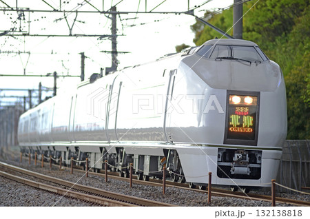 高崎線　岡部－本庄　JR東日本　651系1000番台　OM205編成（大宮）　草津 132138818