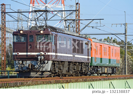 高崎線　岡部－本庄　JR東日本　EF64-1001（高崎）＋クモヤ143-51（新潟） 132138837