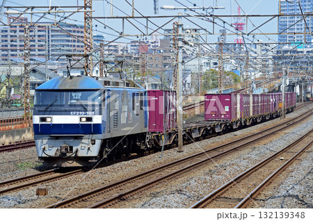 東海道本線　相模貨物　JR貨物　EF210-108（吹田） 132139348