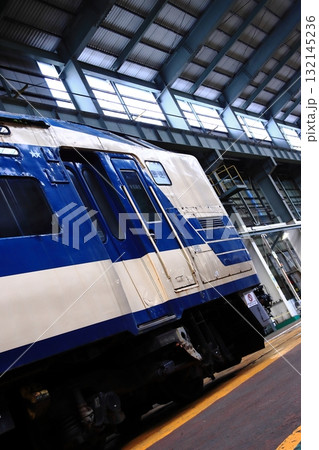 秋田総合車両センターの車庫に静かに佇む583系電車(@一般公開イベント)_2025/110/18撮影 132145236