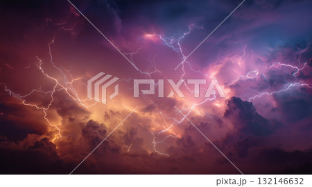 夜空を切り裂く稲妻:嵐と雷鳴の瞬間 夜空を切り裂く稲妻:嵐と雷鳴の瞬間 132146632