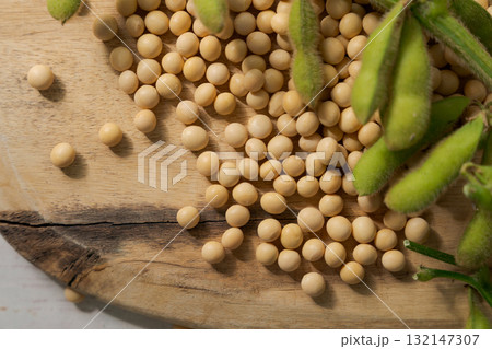 大豆と枝豆 132147307
