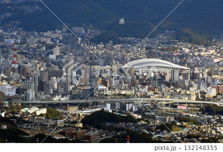 皿倉山頂より福岡県北九州市内を展望 132148355