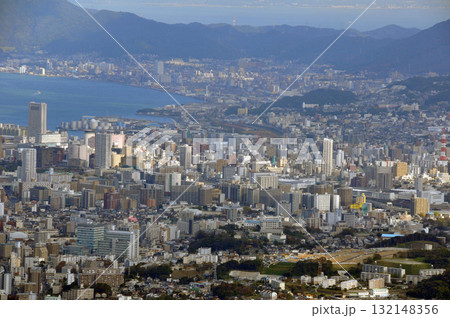 皿倉山頂より福岡県北九州市内を展望 132148356