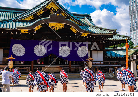 靖国神社　拝殿前で秋季例大祭 132148501
