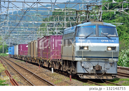 東海道本線　二宮－国府津　JR貨物　EF66-114（吹田） 132148755
