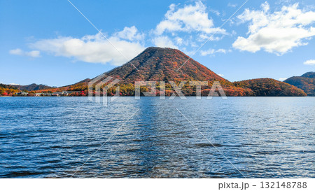榛名山・榛名湖・榛名富士（秋） 132148788