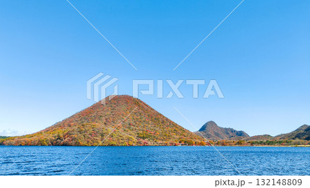 榛名山・榛名湖・榛名富士(秋) 榛名山・榛名湖・榛名富士(秋) 132148809