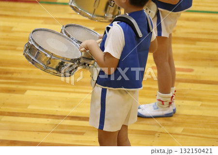 幼稚園、保育園の運動会　鼓笛隊 132150421