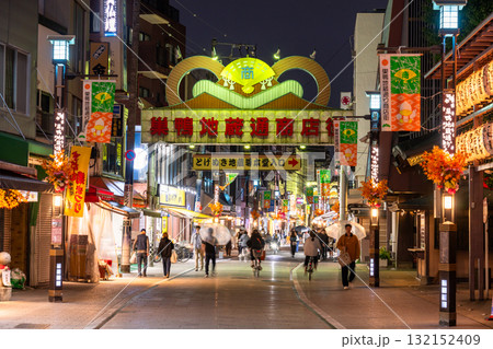 《東京都》巣鴨地蔵通商店街・夜景 132152409