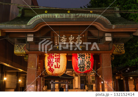 《東京都》巣鴨地蔵通商店街・夜景 《東京都》巣鴨地蔵通商店街・夜景 132152414
