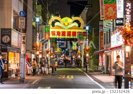 《東京都》巣鴨地蔵通商店街・夜景 132152426