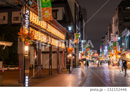 《東京都》巣鴨地蔵通商店街・夜景 《東京都》巣鴨地蔵通商店街・夜景 132152446