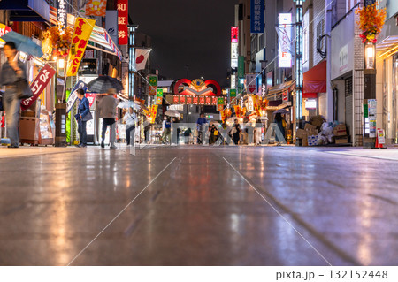 《東京都》巣鴨地蔵通商店街・夜景 《東京都》巣鴨地蔵通商店街・夜景 132152448