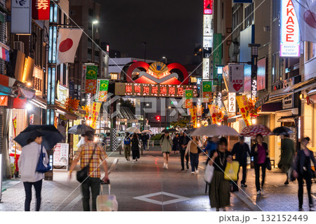《東京都》巣鴨地蔵通商店街・夜景 《東京都》巣鴨地蔵通商店街・夜景 132152449