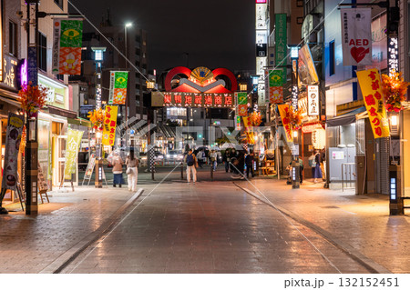 《東京都》巣鴨地蔵通商店街・夜景 《東京都》巣鴨地蔵通商店街・夜景 132152451