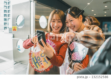 supporting my fave 132152586