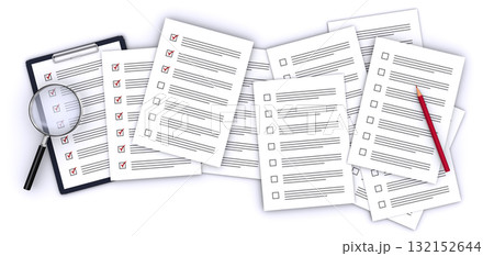 チェックリストと虫メガネと赤鉛筆 132152644