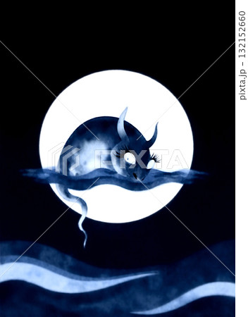 真夜中の海に浮かぶ満月 眠り 異世界 青いイラスト 132152660