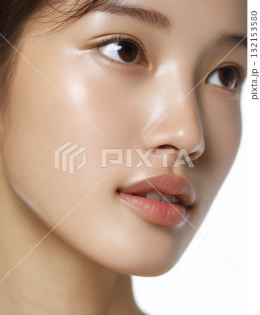 ビューティーイメージ　きめ細かい肌の女性 132153580