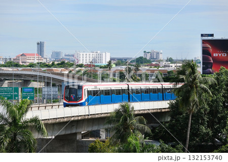 タイ バンコクを走る高架鉄道 BTS  132153740