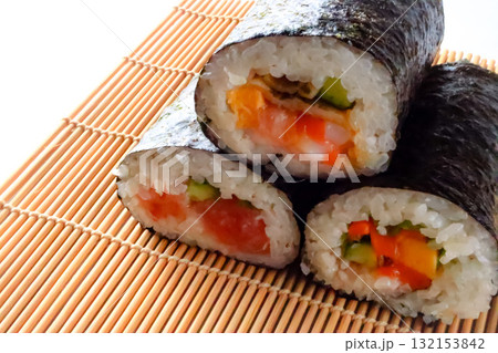 恵方巻き 恵方巻き 132153842