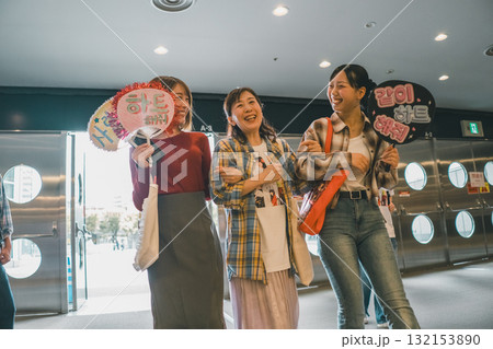 supporting my fave 132153890