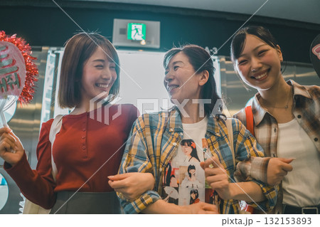 supporting my fave 132153893