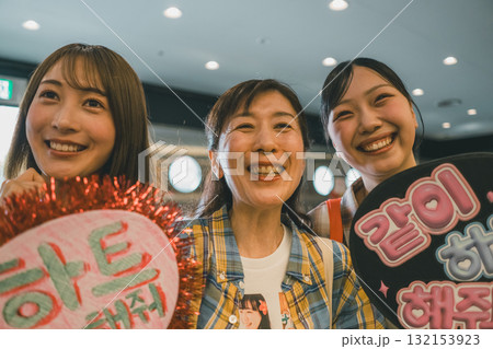 supporting my fave 132153923