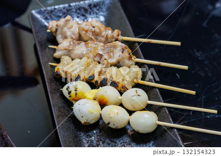 焼き鳥盛り合わせl。もつ焼き屋で晩御飯。静岡県下田市-2025 132154323