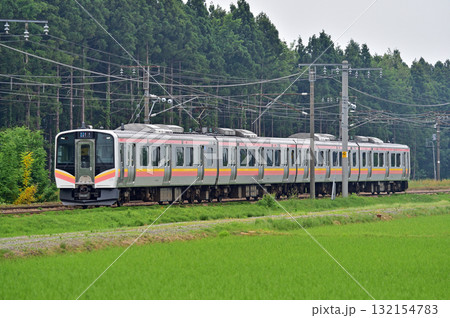 信越本線　帯織－見附　JR東日本　E129系　B2編成（新潟） 132154783