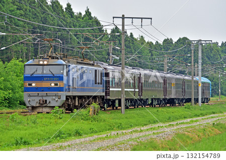 信越本線 帯織-見附 JR貨物 EF510-501(富山)+JR西日本 35系4000番台(下関) 信越本線 帯織-見附 JR貨物 EF510-501(富山)+JR西日本 35系4000番台(下関) 132154789
