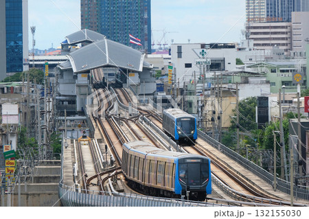 タイ バンコクを走るMRT ブルーライン タイ バンコクを走るMRT ブルーライン 132155030