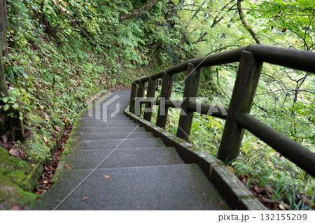 小安峡大噴湯の遊歩道の石段 小安峡大噴湯の遊歩道の石段 132155209