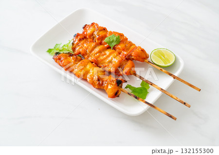grilled chicken skewer with herbs and spices 132155300