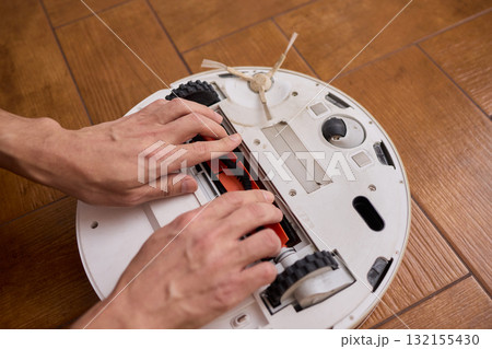 Properly Removing and Maintaining the Brush of a Cleaning Robot for Optimal Performance Properly Removing and Maintaining the Brush of a Cleaning Robot for Optimal Performance 132155430