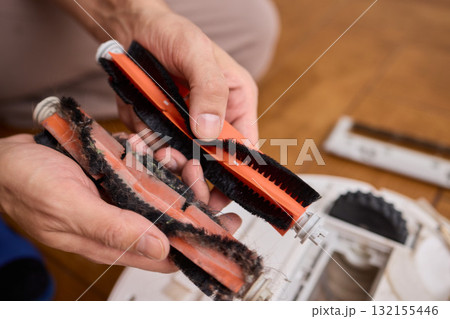 Properly Removing and Maintaining the Brush of a Cleaning Robot for Optimal Performance Properly Removing and Maintaining the Brush of a Cleaning Robot for Optimal Performance 132155446