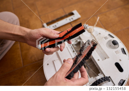 Properly Removing and Maintaining the Brush of a Cleaning Robot for Optimal Performance Properly Removing and Maintaining the Brush of a Cleaning Robot for Optimal Performance 132155458