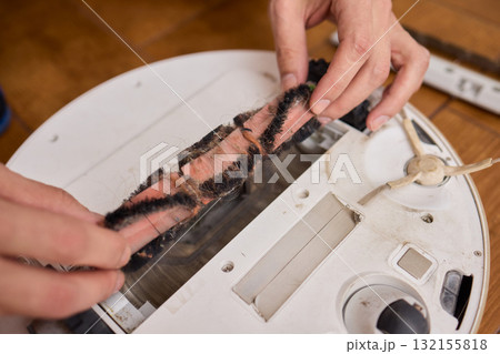 Properly Removing and Maintaining the Brush of a Cleaning Robot for Optimal Performance Properly Removing and Maintaining the Brush of a Cleaning Robot for Optimal Performance 132155818