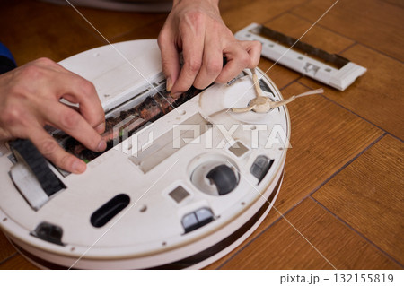 Properly Removing and Maintaining the Brush of a Cleaning Robot for Optimal Performance 132155819