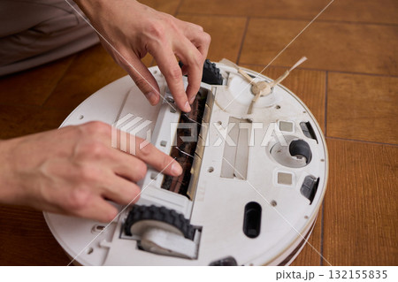 Properly Removing and Maintaining the Brush of a Cleaning Robot for Optimal Performance Properly Removing and Maintaining the Brush of a Cleaning Robot for Optimal Performance 132155835
