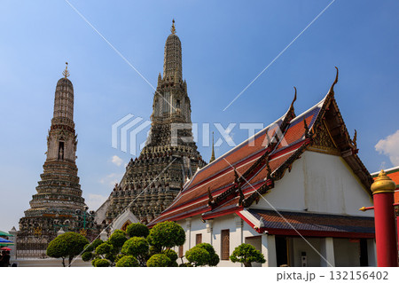 【タイ バンコク】美しい暁の寺『ワット・アルン』 132156402