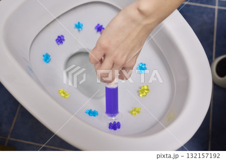 Toilet Cleaning Process with Liquid Cleaner Utilizing a Disposable Syringe for Efficiency Toilet Cleaning Process with Liquid Cleaner Utilizing a Disposable Syringe for Efficiency 132157192