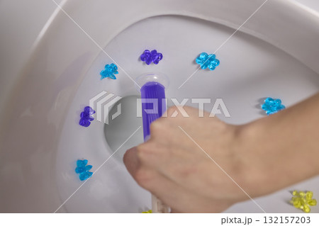 Toilet Cleaning Process with Liquid Cleaner Utilizing a Disposable Syringe for Efficiency Toilet Cleaning Process with Liquid Cleaner Utilizing a Disposable Syringe for Efficiency 132157203