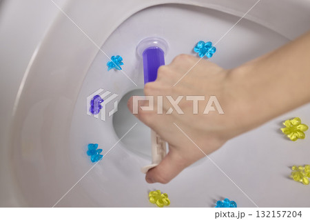 Toilet Cleaning Process with Liquid Cleaner Utilizing a Disposable Syringe for Efficiency Toilet Cleaning Process with Liquid Cleaner Utilizing a Disposable Syringe for Efficiency 132157204