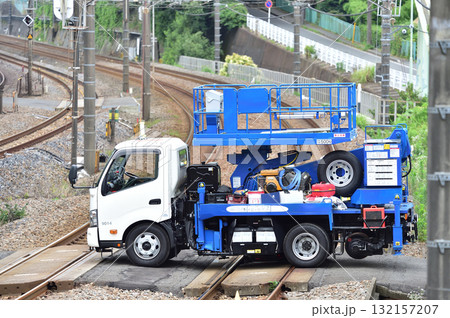 東海道本線　東戸塚ー保土ケ谷　ユニオン建設　陸軌車 132157207